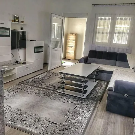 Apartman Visoko-oaza Mira *