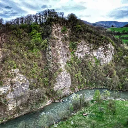 Visoko-oaza Mira Visoko